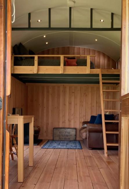 Shepherds Hut In A Private Meadow With Sea Views Hartland Exterior foto